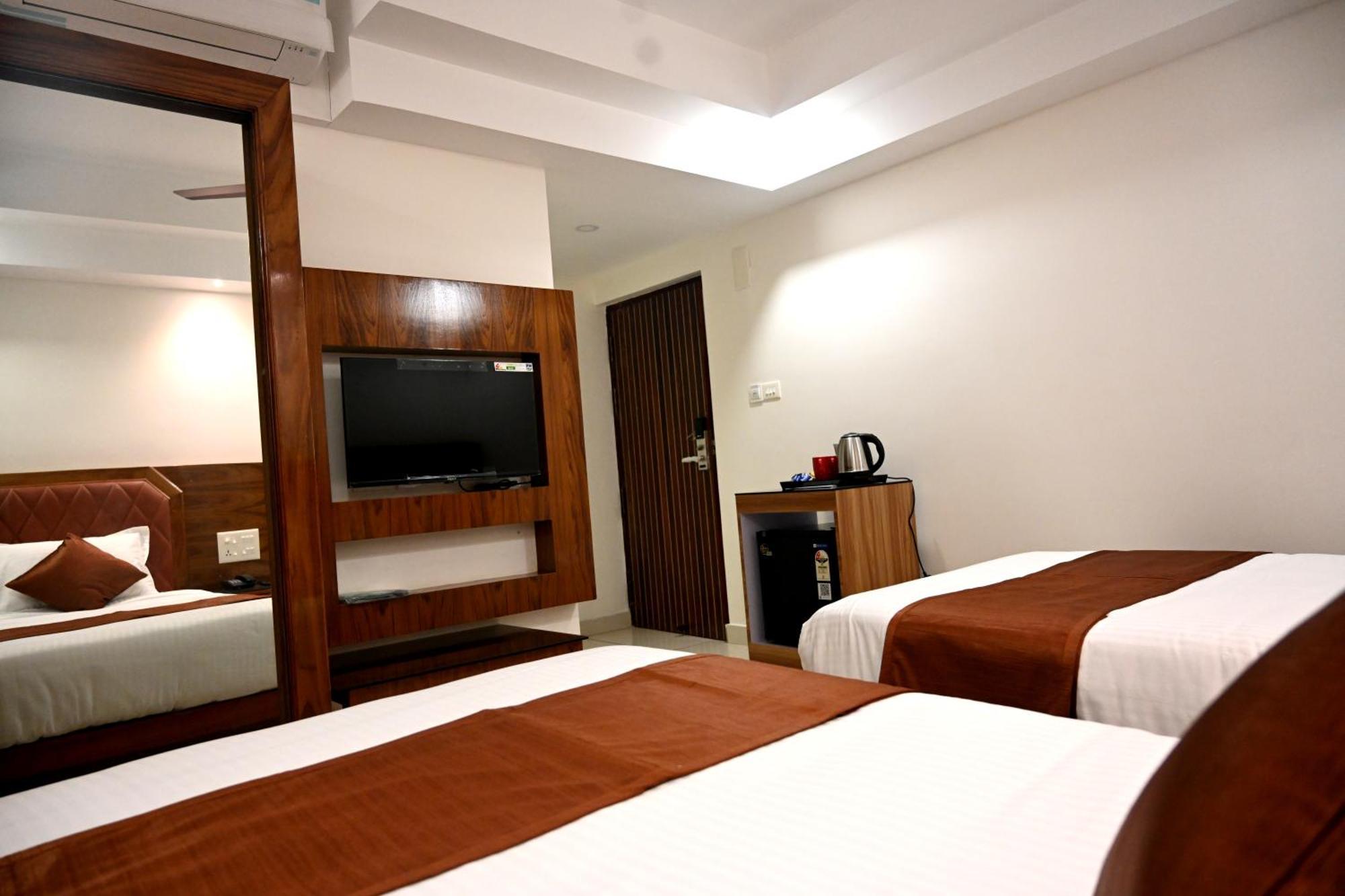 Harley Residency Hotel Kannur Bagian luar foto
