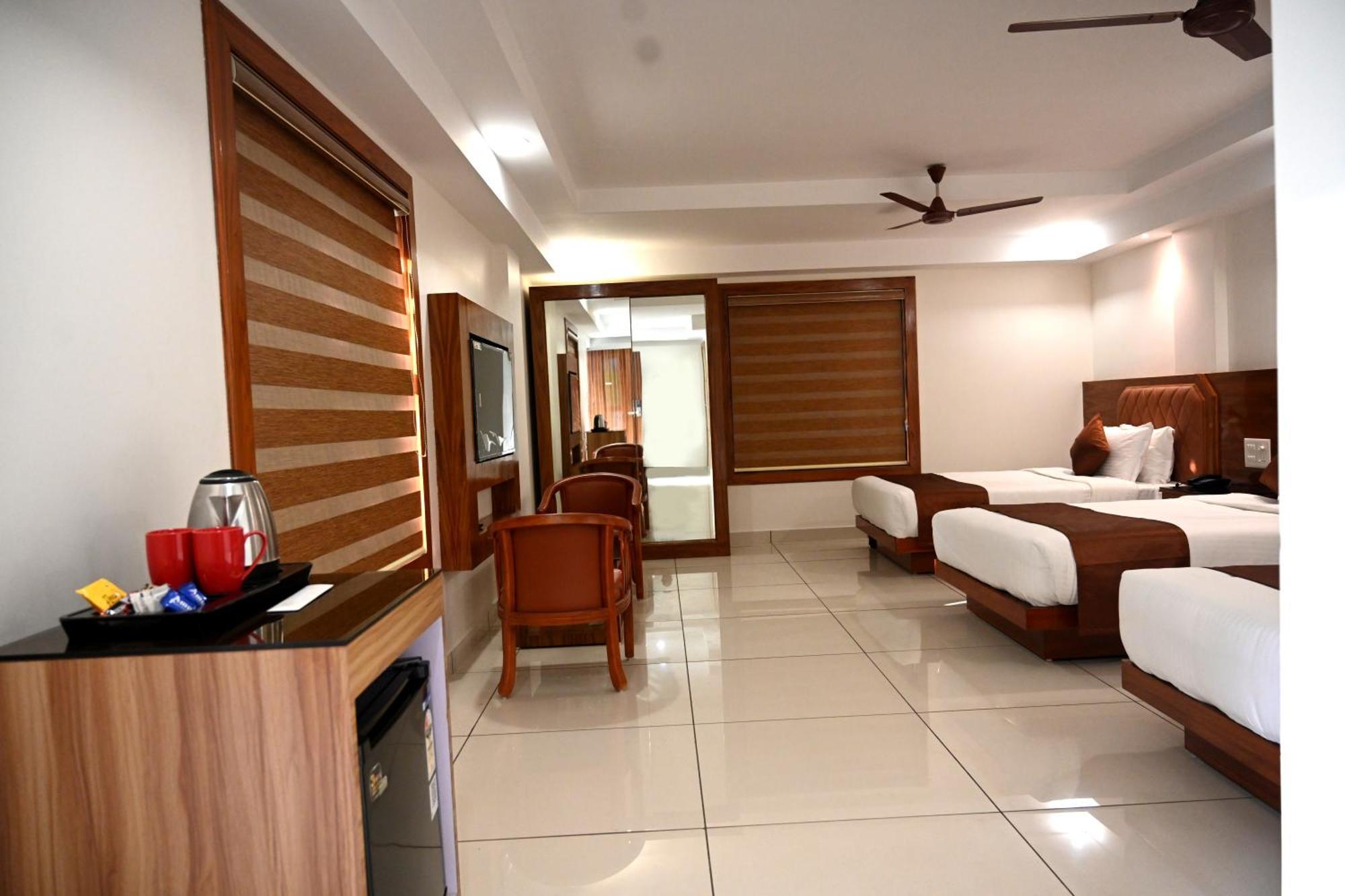 Harley Residency Hotel Kannur Bagian luar foto