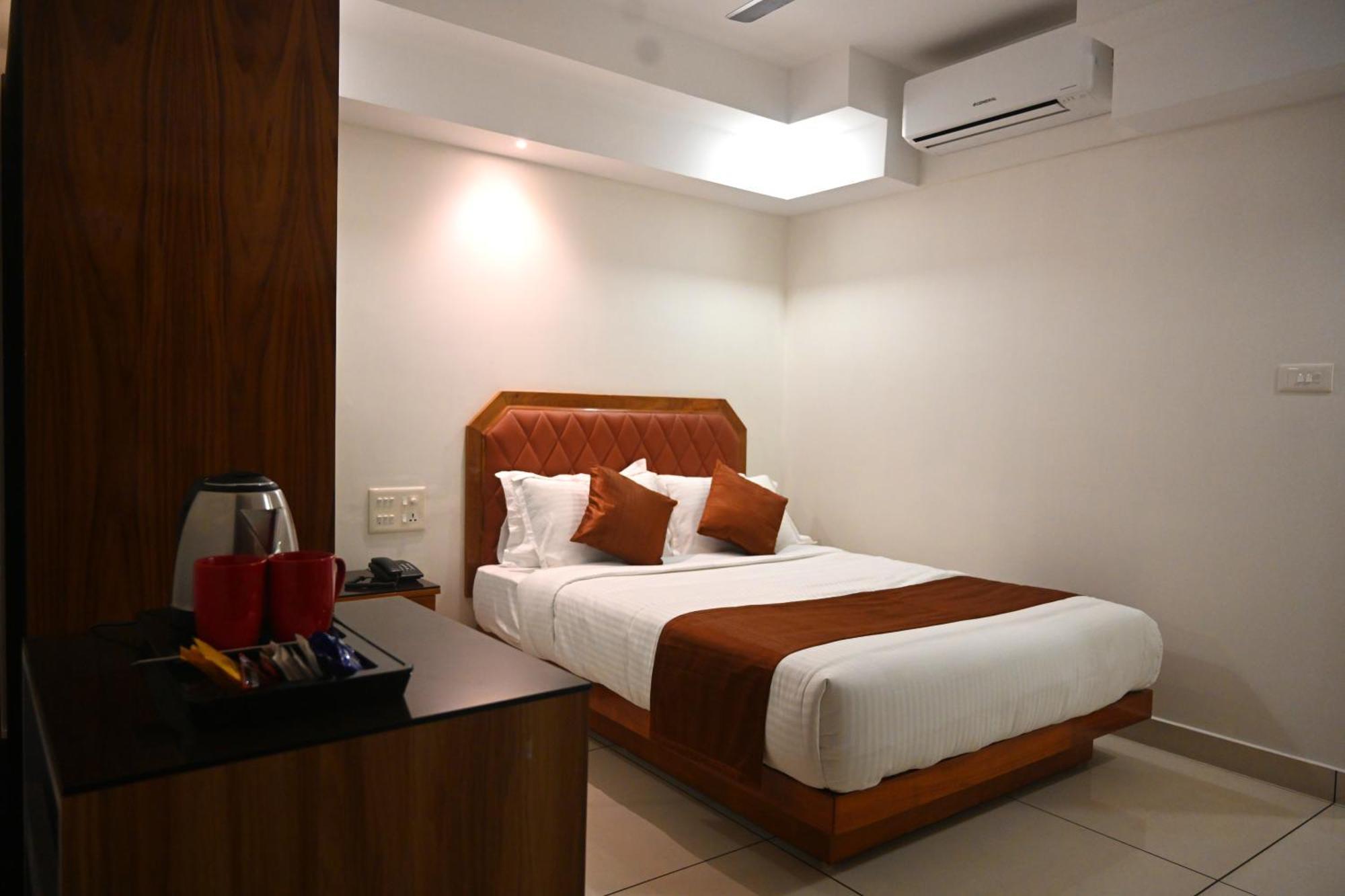 Harley Residency Hotel Kannur Bagian luar foto
