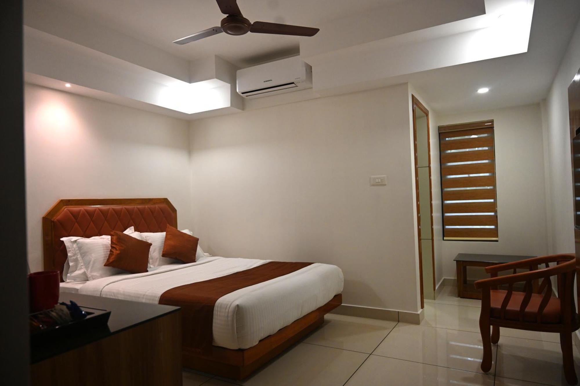 Harley Residency Hotel Kannur Bagian luar foto