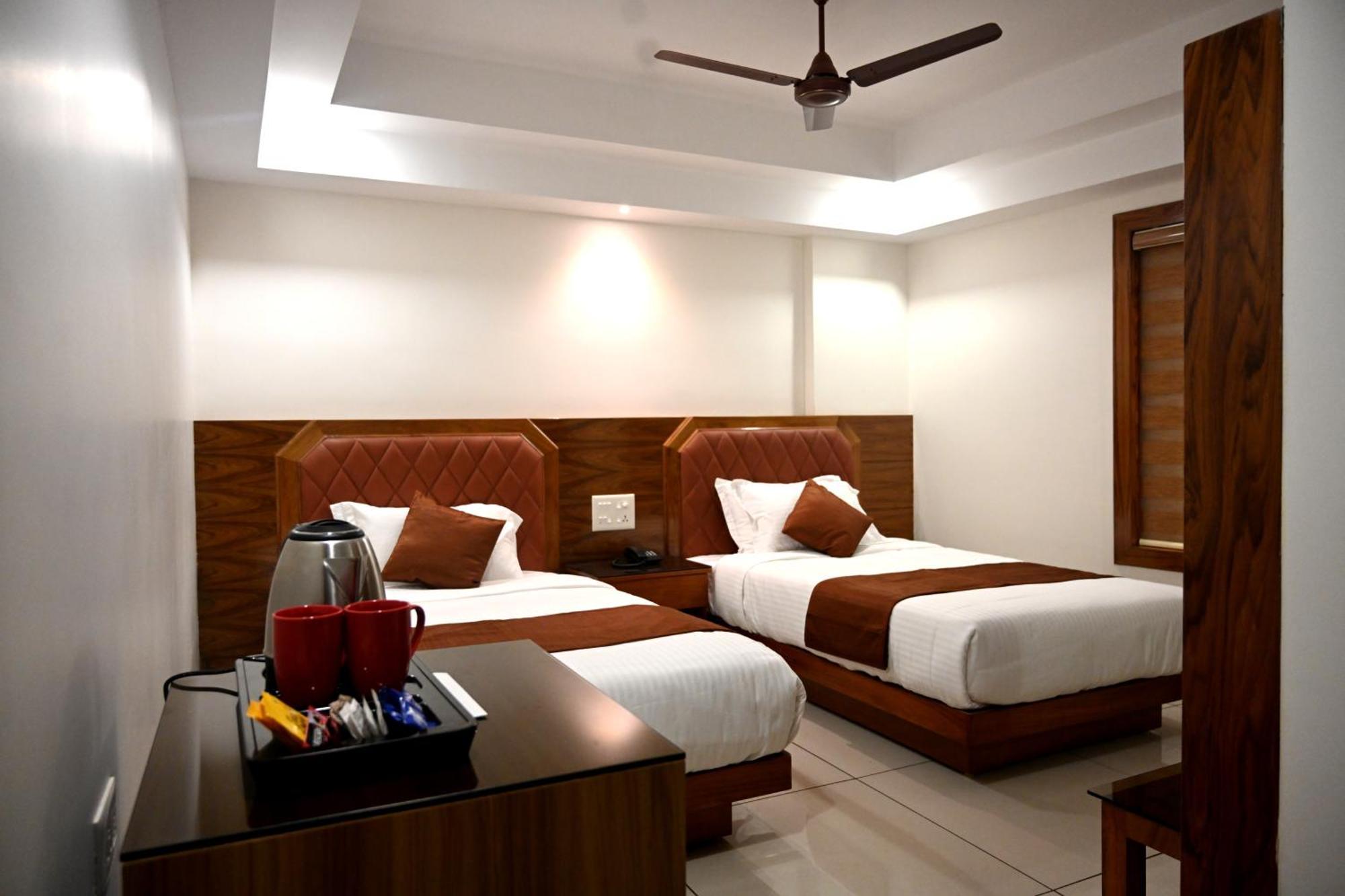 Harley Residency Hotel Kannur Bagian luar foto