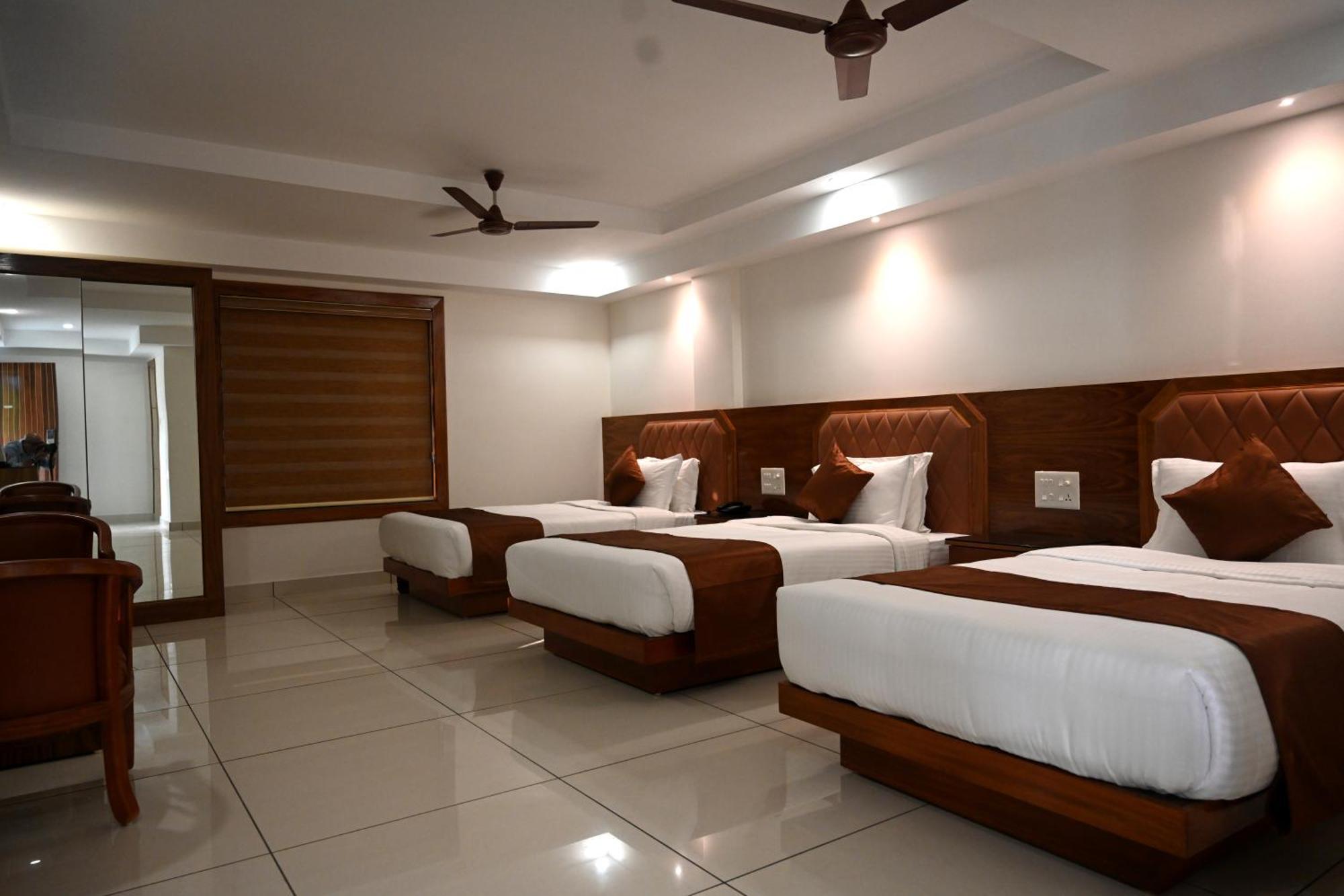 Harley Residency Hotel Kannur Bagian luar foto