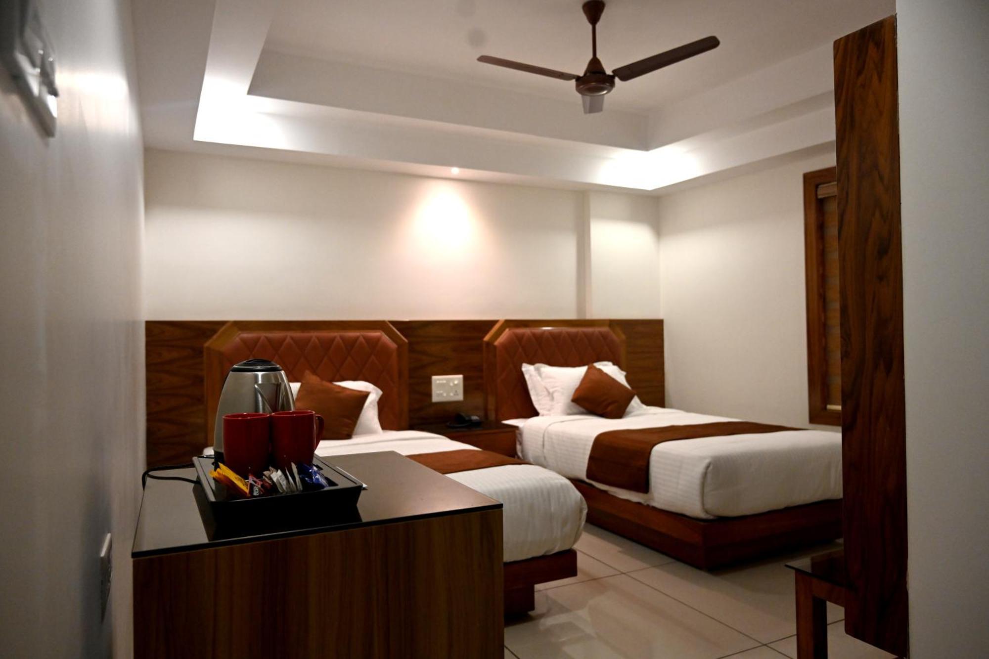 Harley Residency Hotel Kannur Bagian luar foto