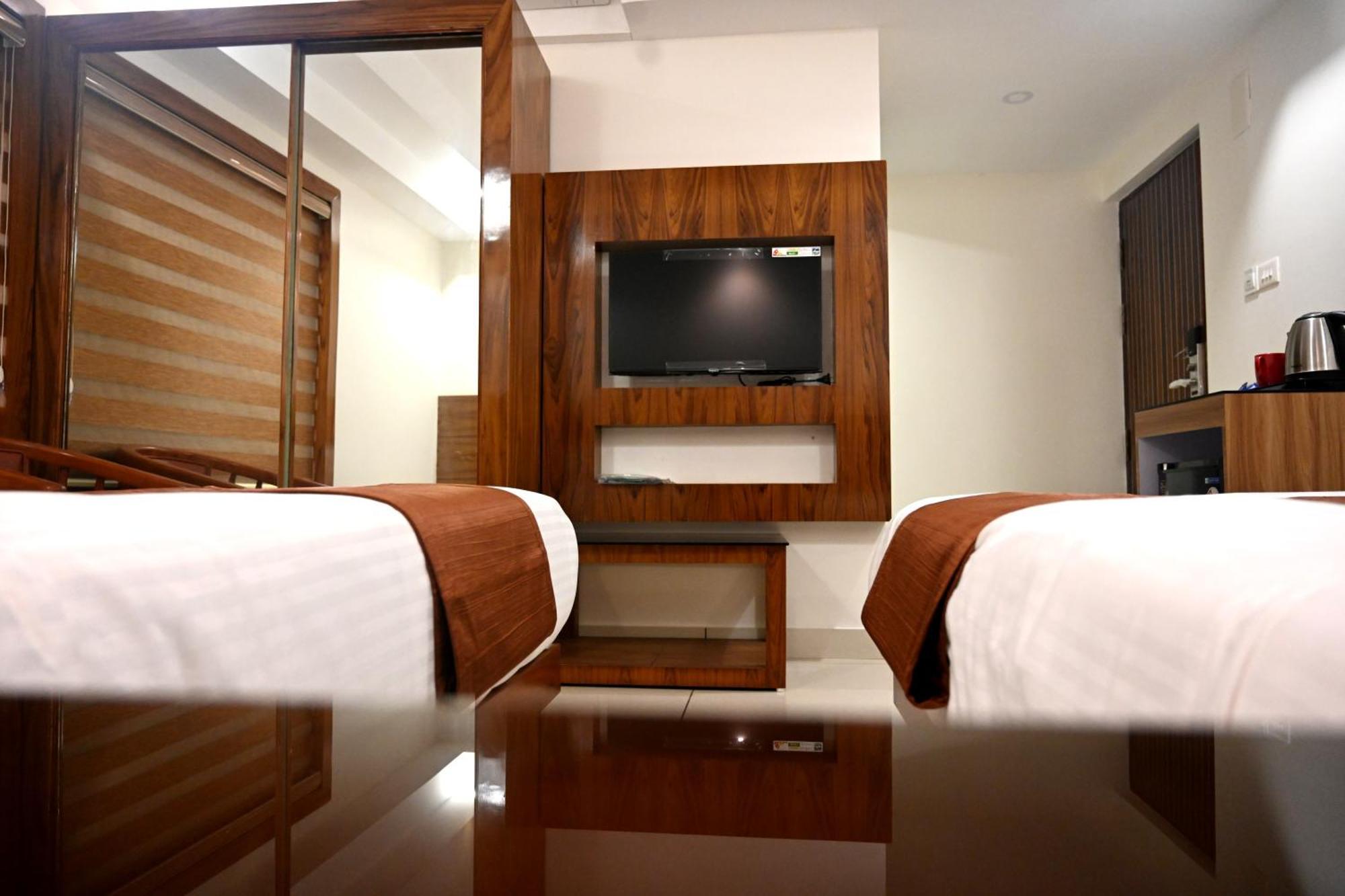 Harley Residency Hotel Kannur Bagian luar foto